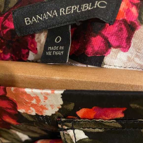 NEW WITH OUT TAG BANANA REPUBLIC FLORAL SKIRT SIZE 0-2. - Picture 8 of 8